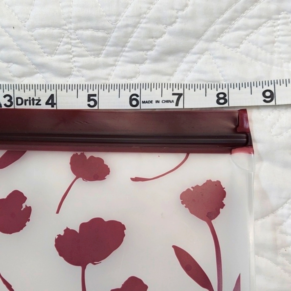 * Thirty-One Delicate Floral Re-Useable Ziplock Bags, Small & Medium, Like New - Picture 2 of 5